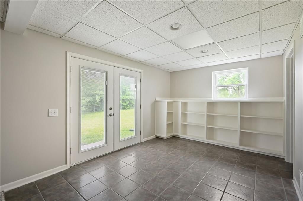 9201 N Charlotte Court — photo 24
