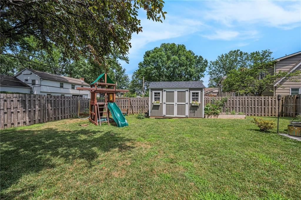 8608 W 90th Terrace — photo 33