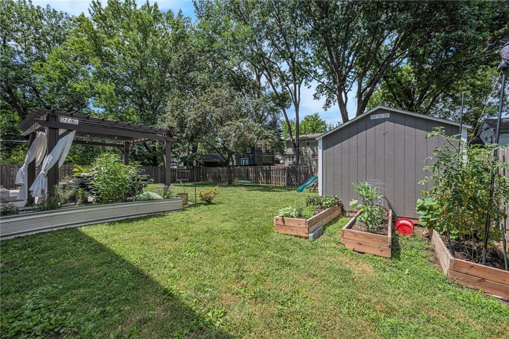 8608 W 90th Terrace — photo 34