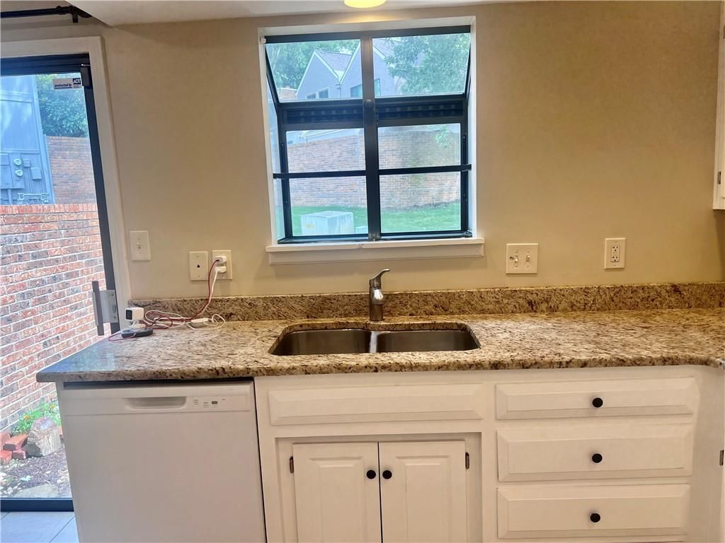 5111 W 62nd Street — photo 11