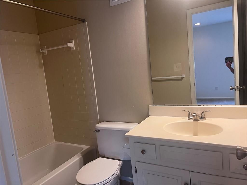 5111 W 62nd Street — photo 18