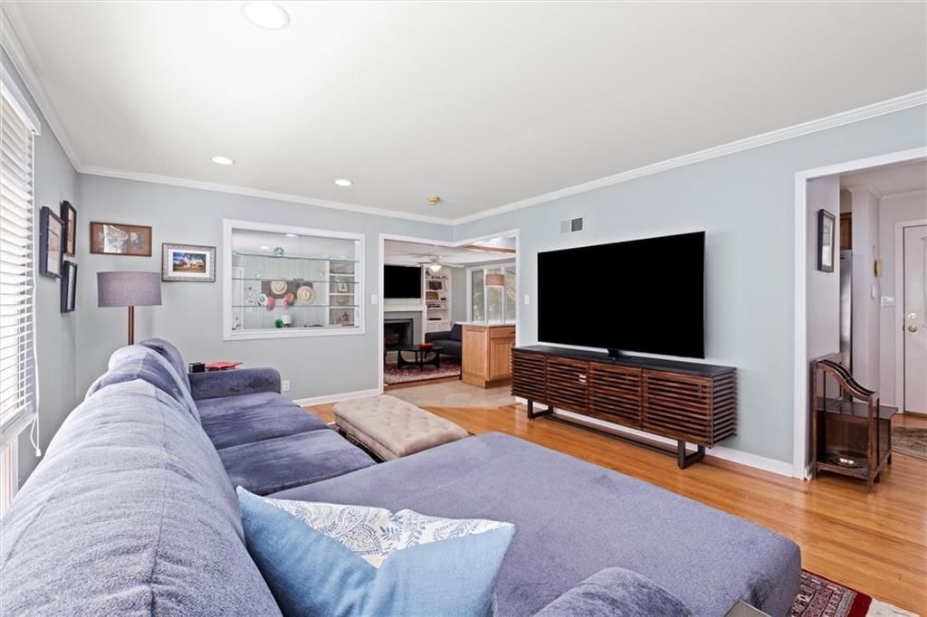6400 Reeds Drive — photo 5
