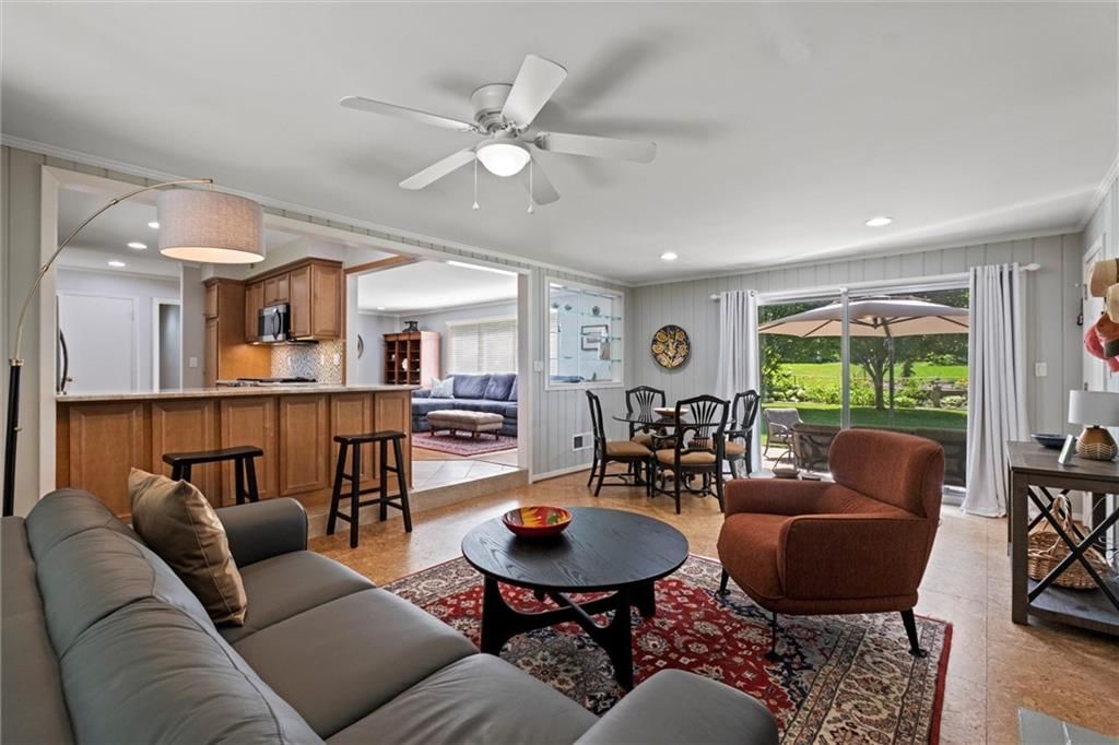 6400 Reeds Drive — photo 9