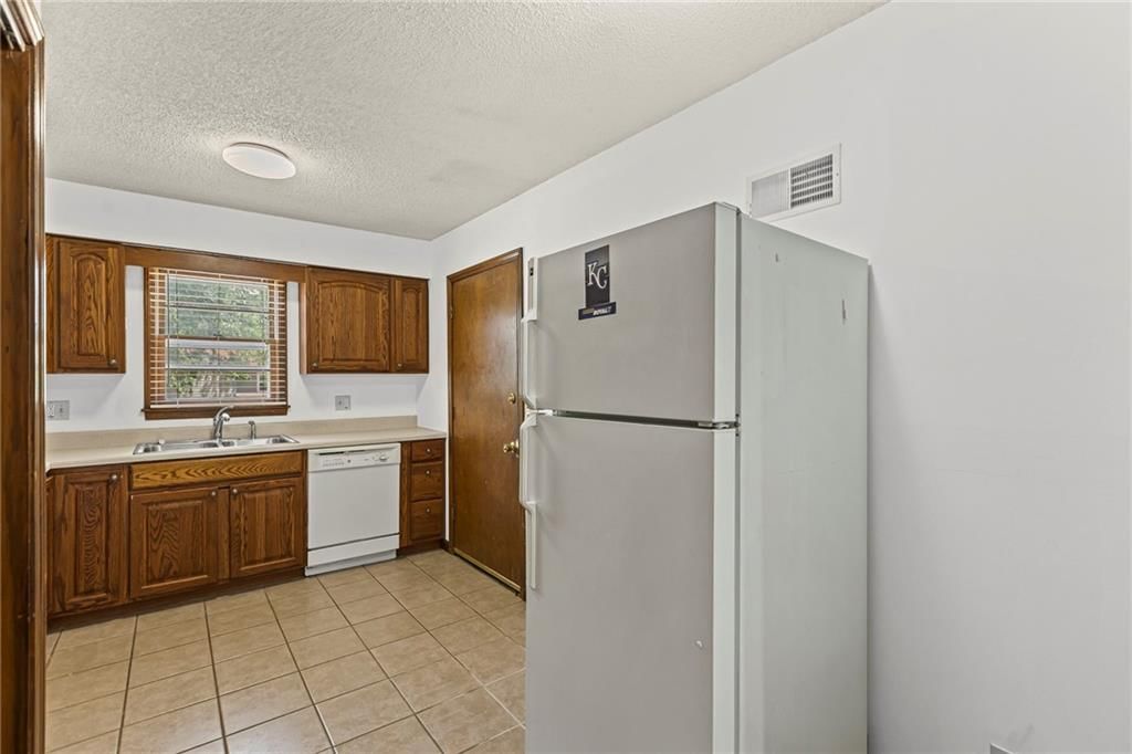 10131 W 84th Street — photo 15