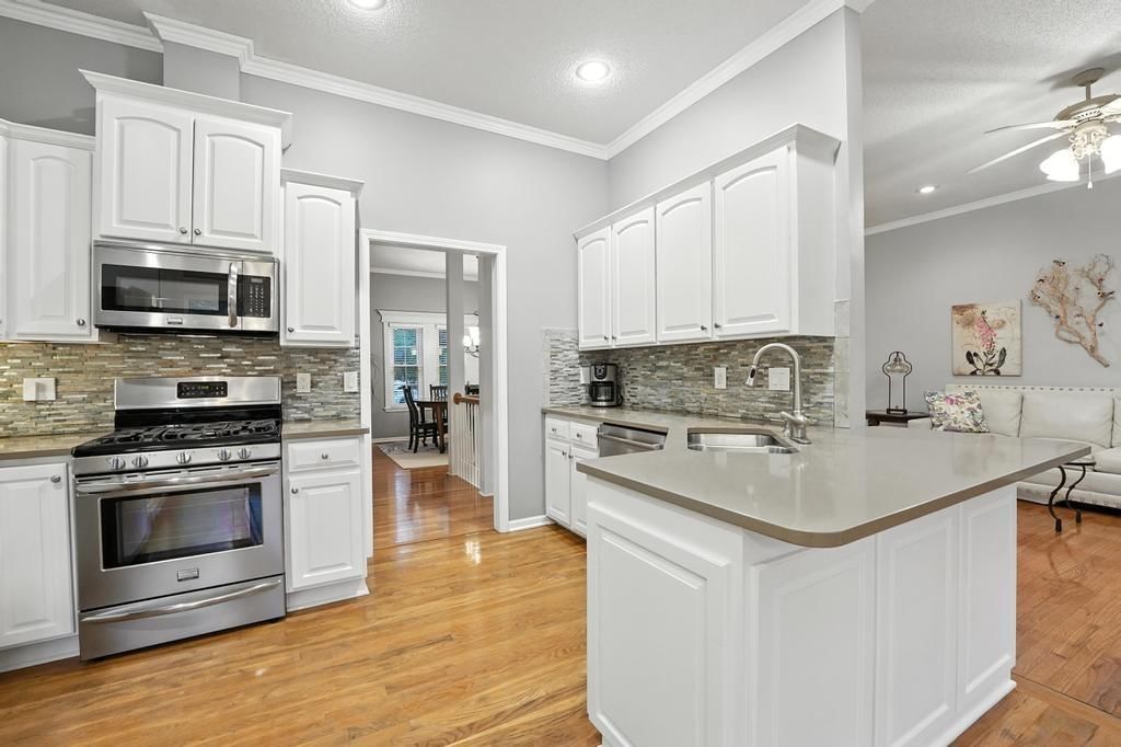 417 NE Topaz Drive — photo 16