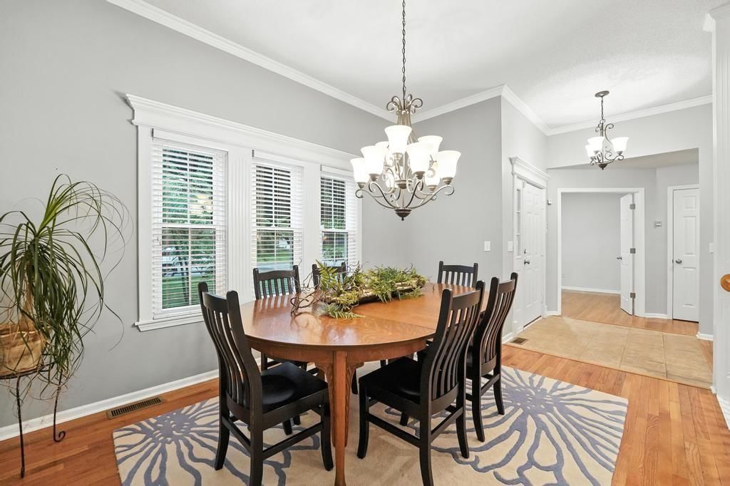 417 NE Topaz Drive — photo 8