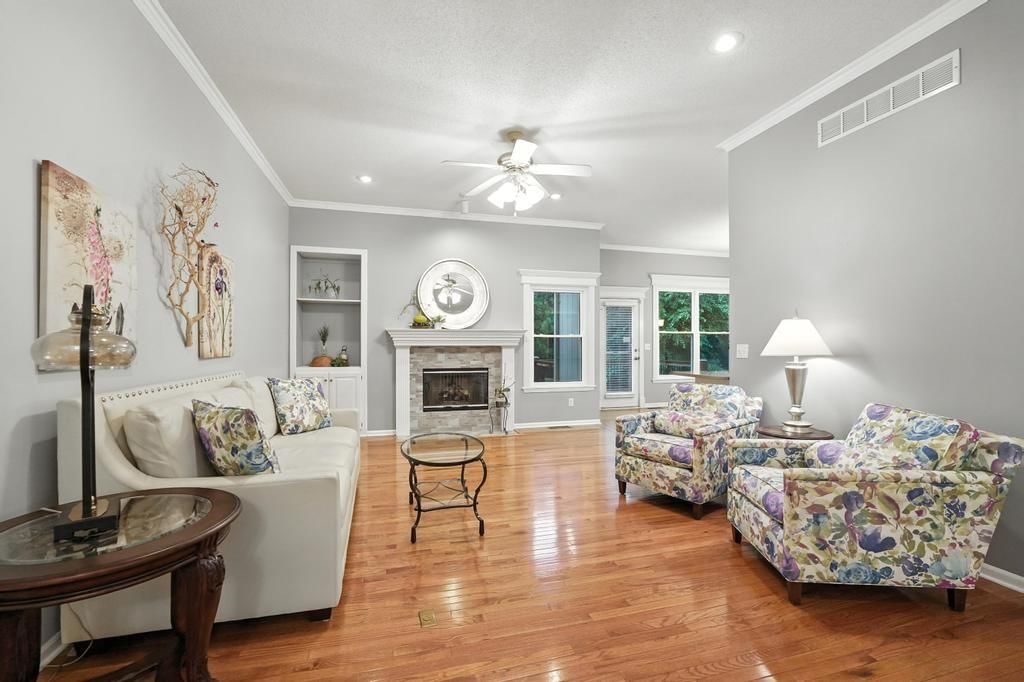 417 NE Topaz Drive — photo 10