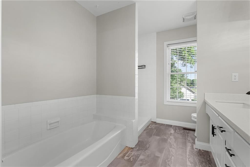804 NE La Costa Street — photo 20