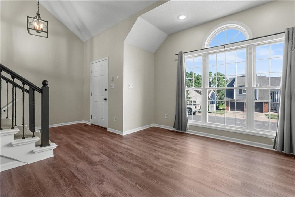 804 NE La Costa Street — photo 7