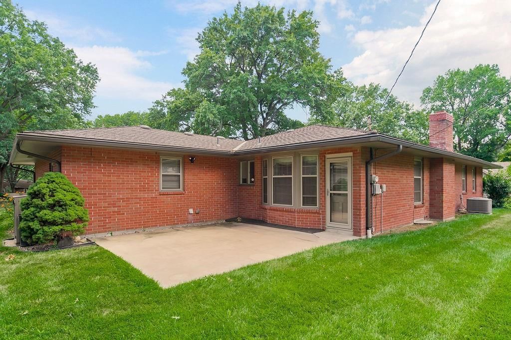 7718 W 100 Street — photo 29
