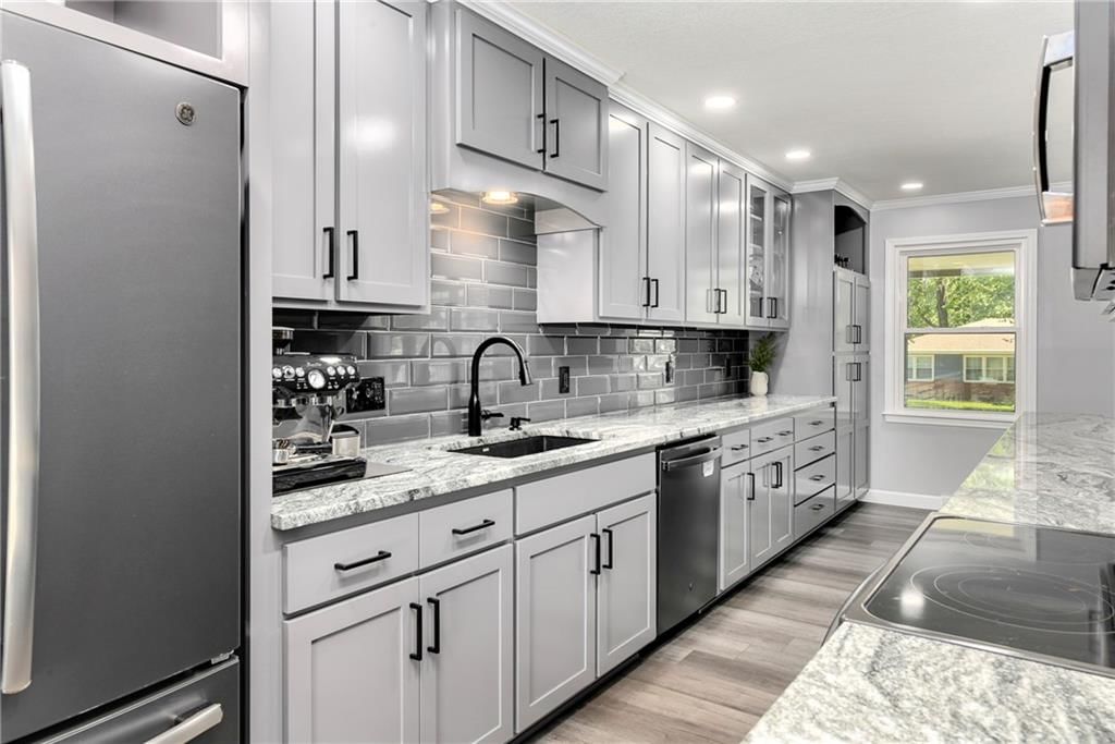 1410 Vilas Street — photo 11