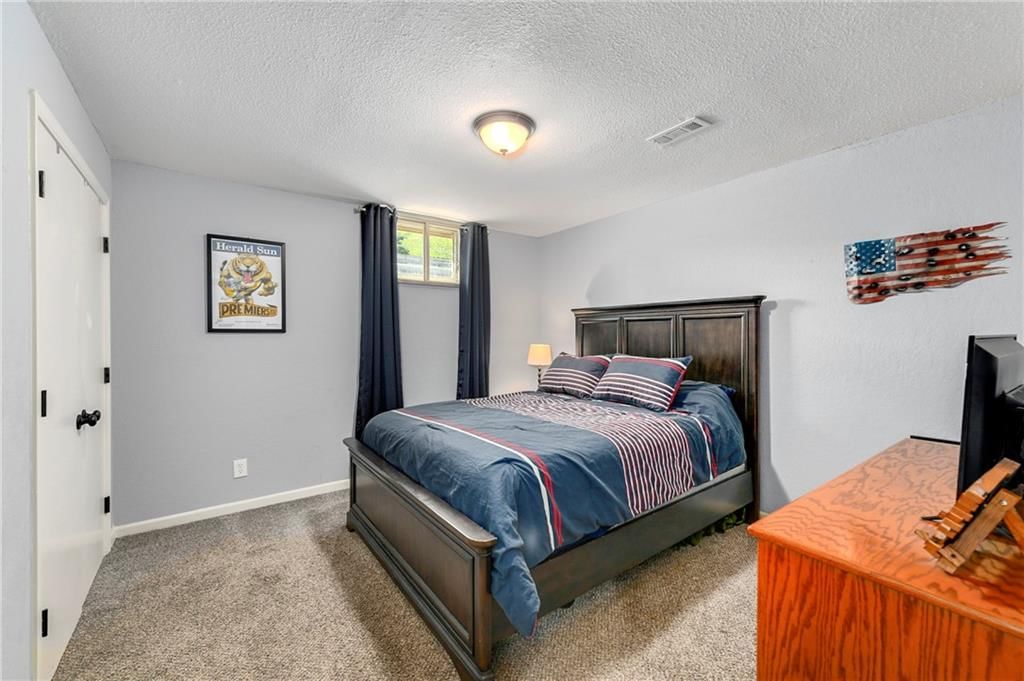 1410 Vilas Street — photo 32