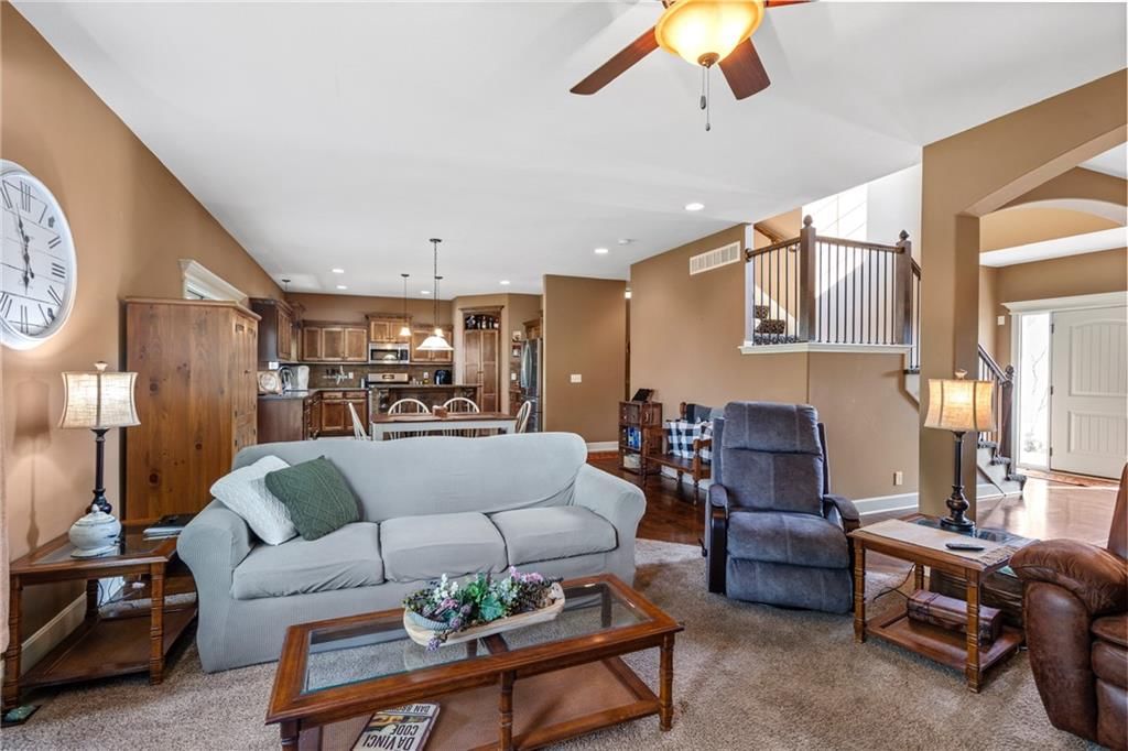 813 SE Oriole Court — photo 6