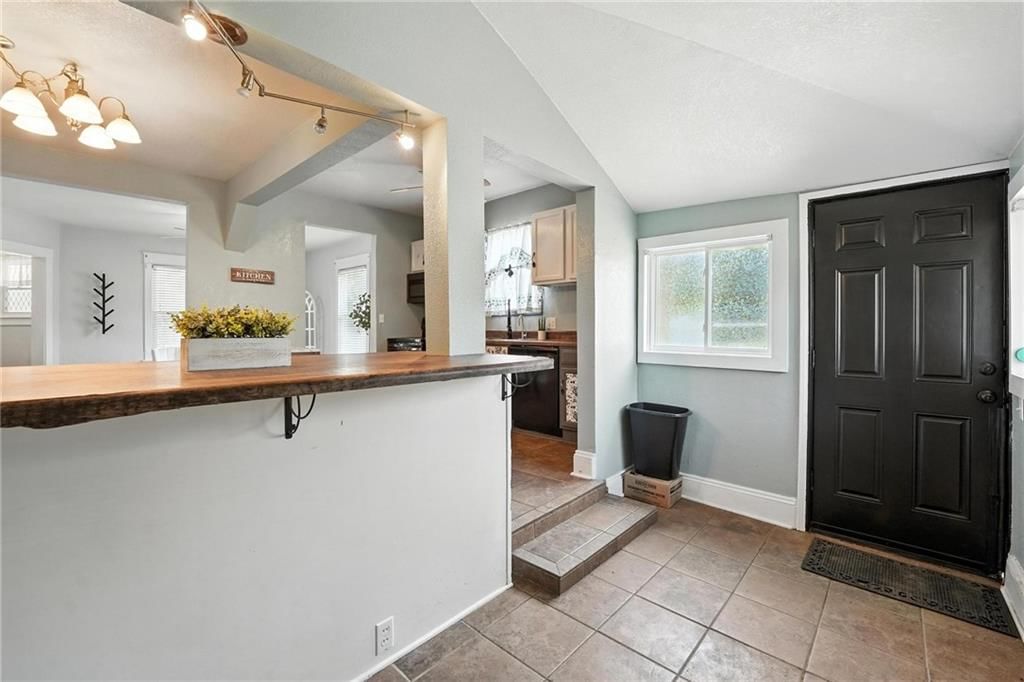 134 S Lincoln Street — photo 17