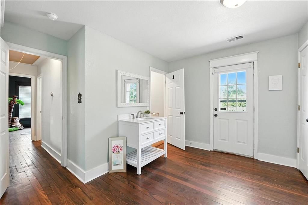 134 S Lincoln Street — photo 23