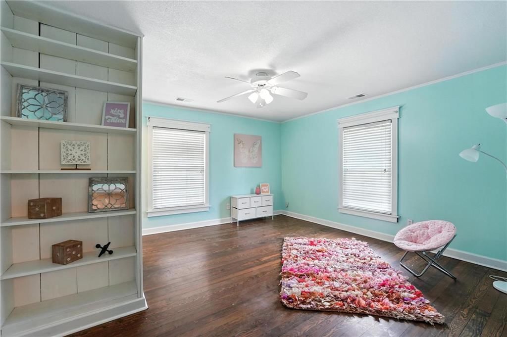 134 S Lincoln Street — photo 26