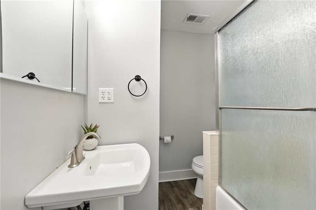 134 S Lincoln Street — photo 30
