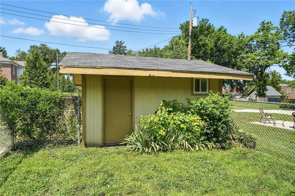 134 S Lincoln Street — photo 36