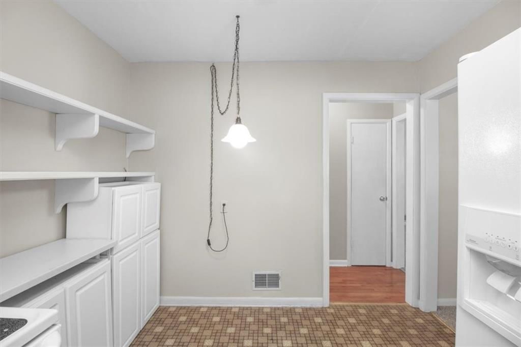 811 NW B Street — photo 12