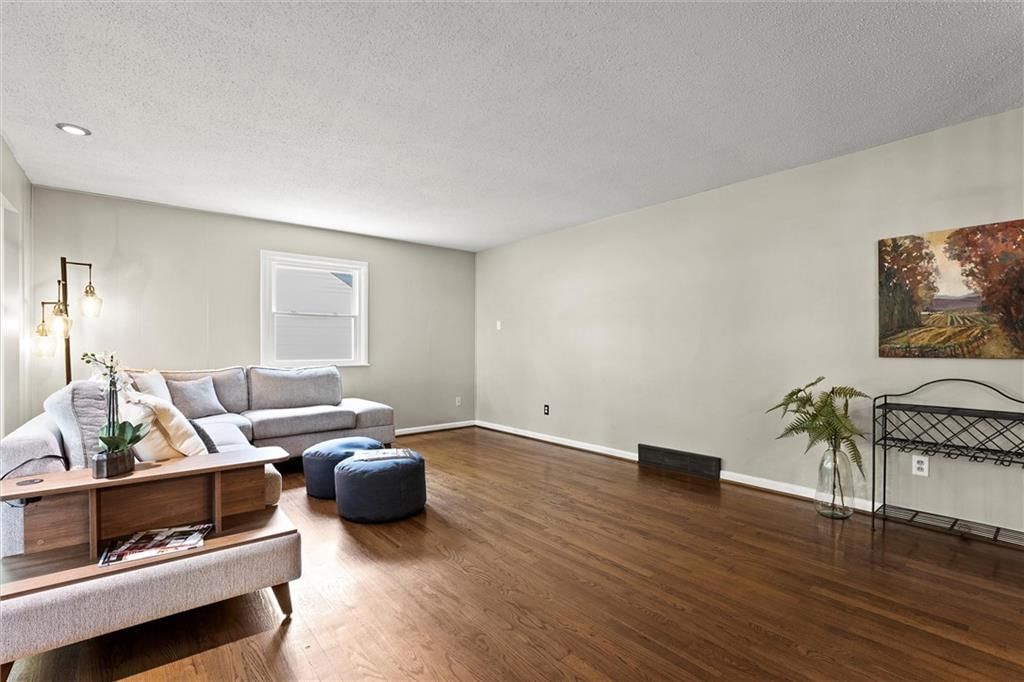 7615 W 96th Street — photo 5