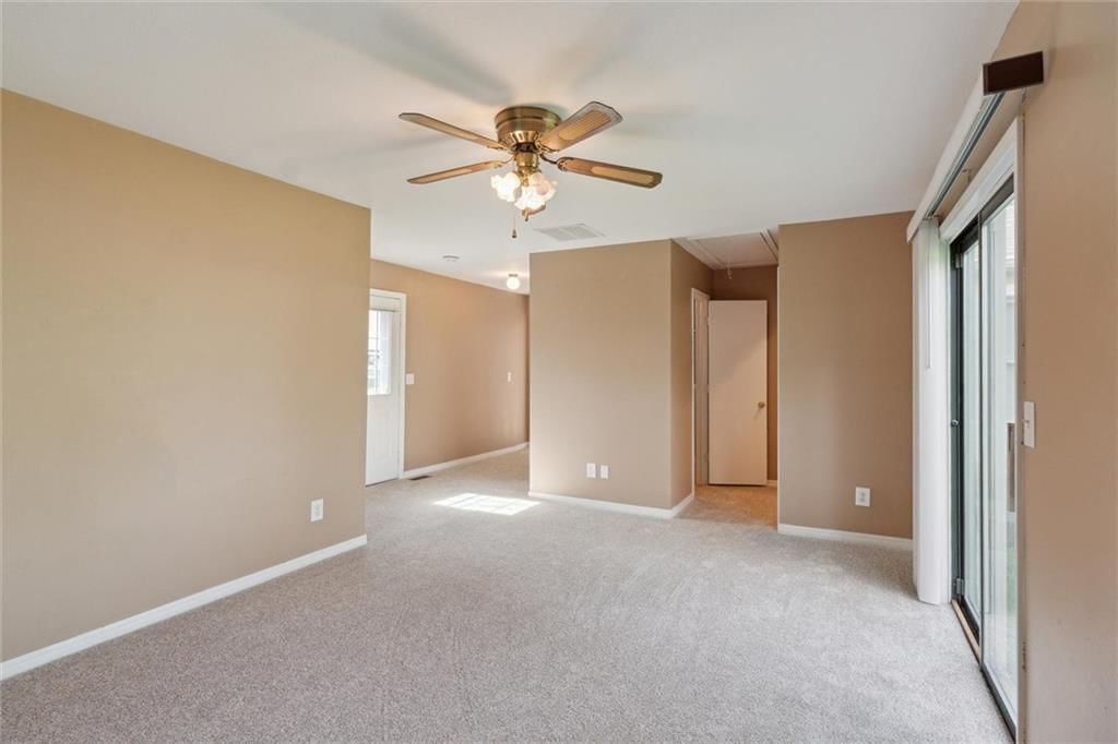 609 W Beech Street — photo 17