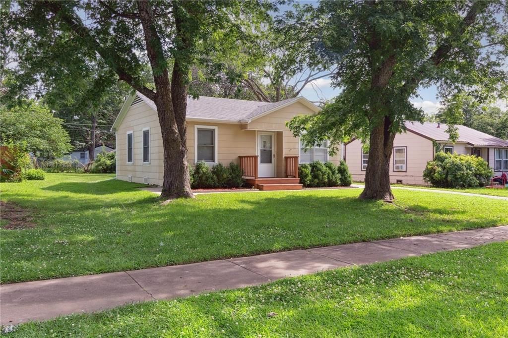 609 W Beech Street — photo 3