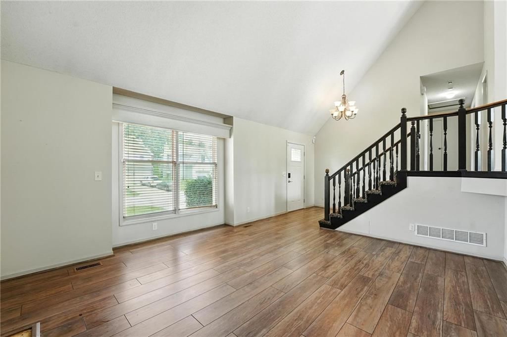 906 N Cedarcrest Drive — photo 5