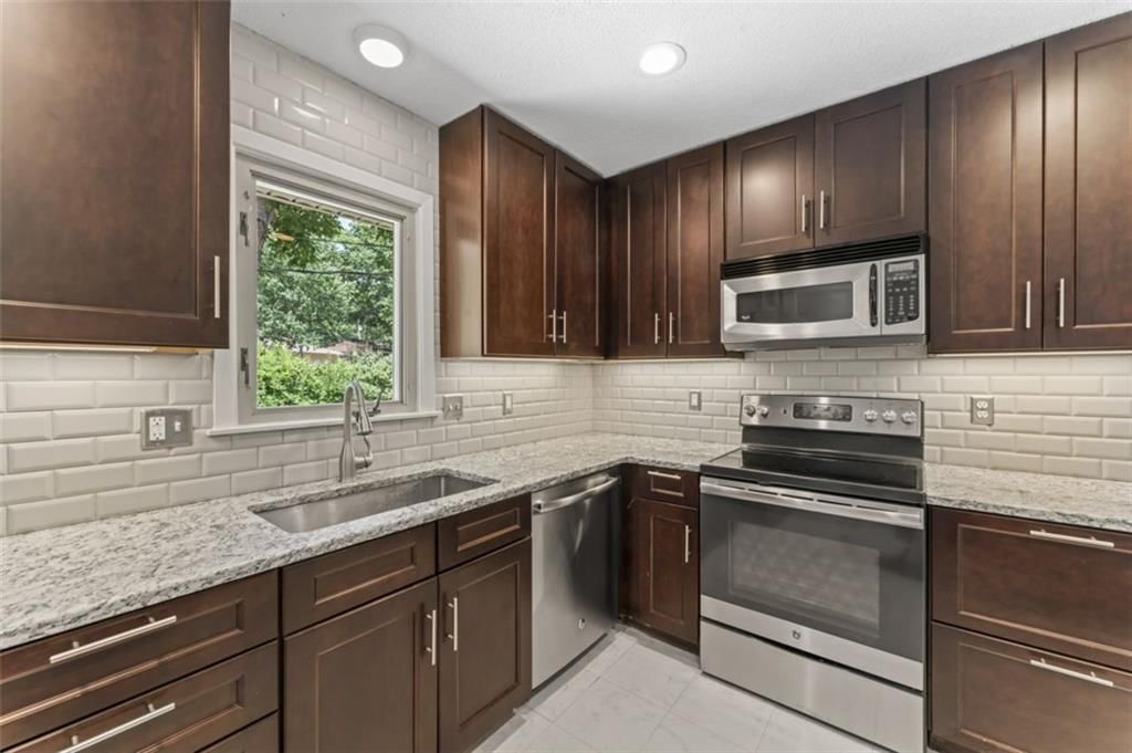 418 SW STRATFORD Road — photo 12