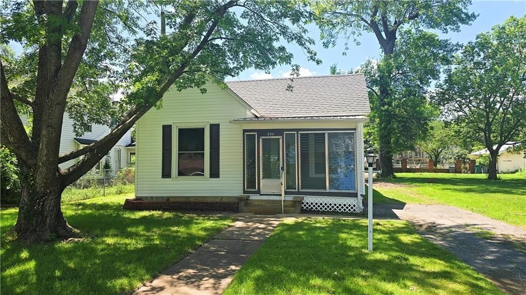 826 S Judson Street — photo 2