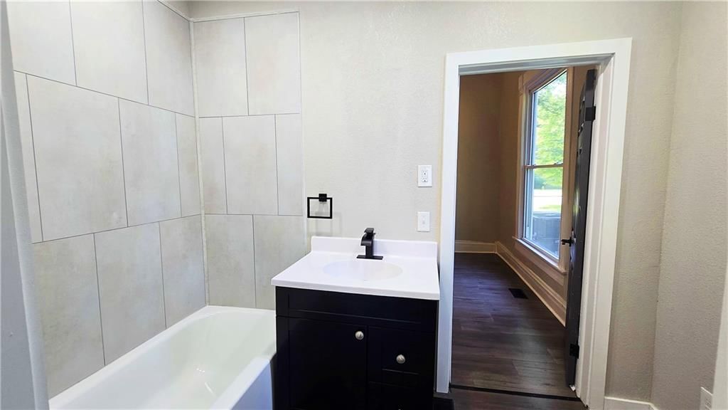 826 S Judson Street — photo 27