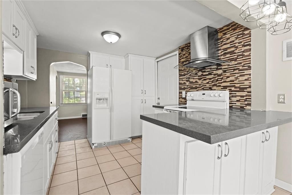 7845 Madison Avenue — photo 9