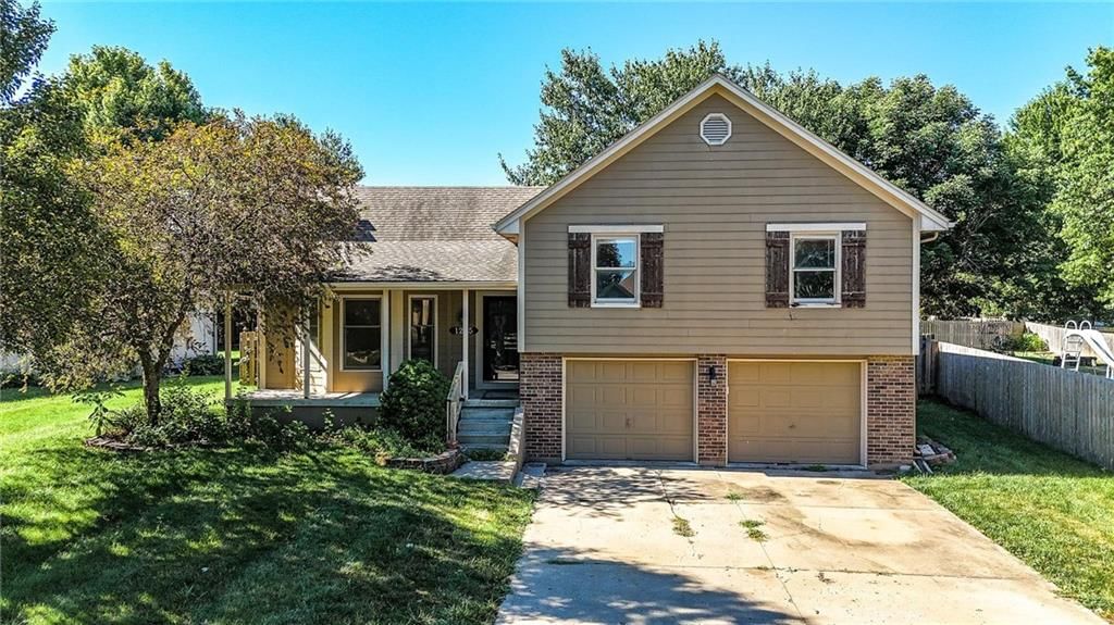 1225 NE KENWOOD Drive — photo 2