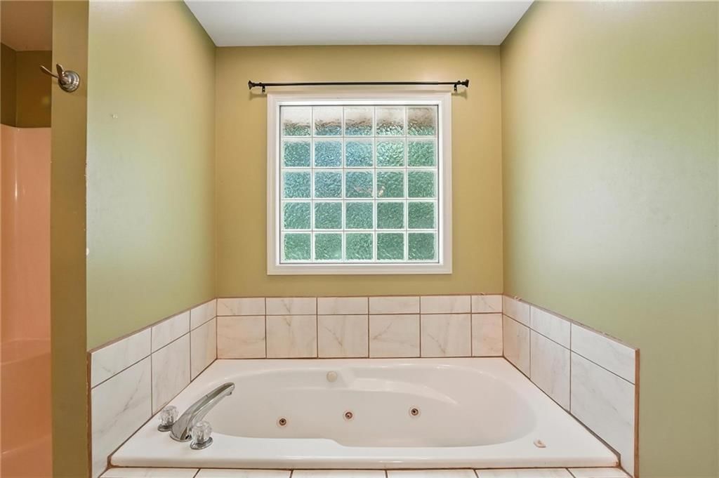 1225 NE KENWOOD Drive — photo 19