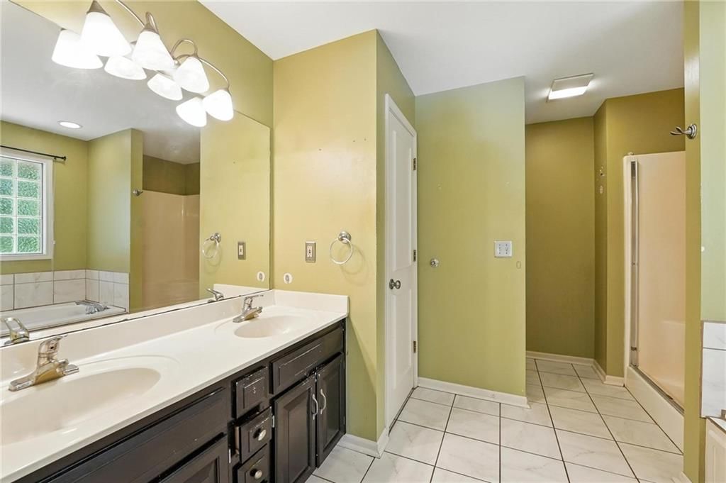 1225 NE KENWOOD Drive — photo 20