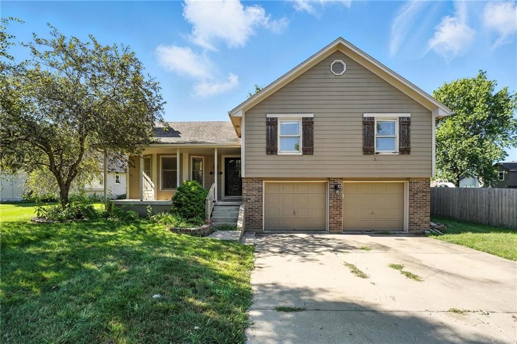 1225 NE KENWOOD Drive — photo 3