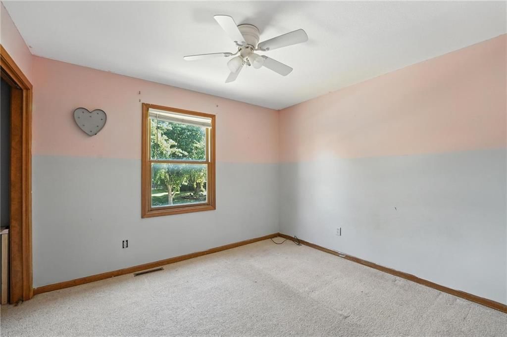 1225 NE KENWOOD Drive — photo 23