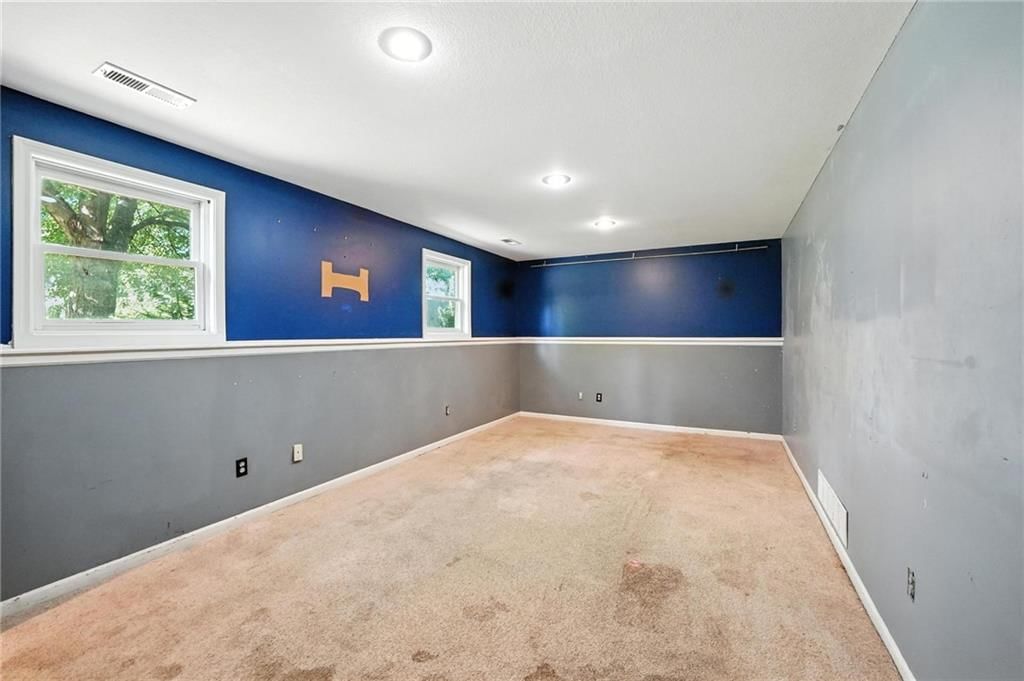 1225 NE KENWOOD Drive — photo 31