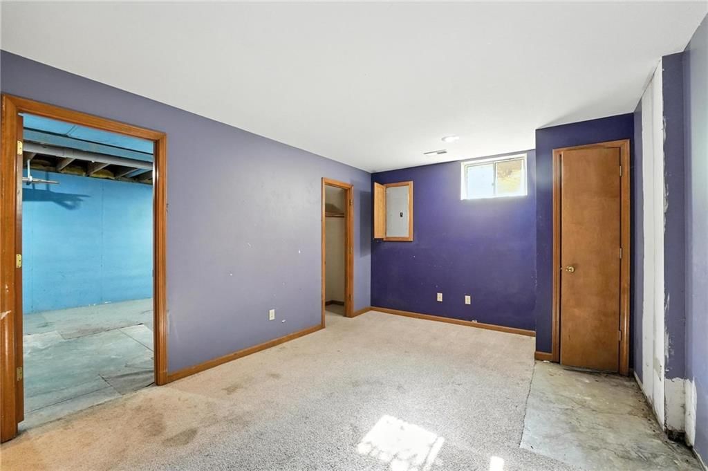 1225 NE KENWOOD Drive — photo 32