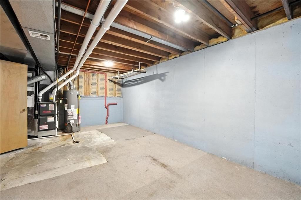 1225 NE KENWOOD Drive — photo 35