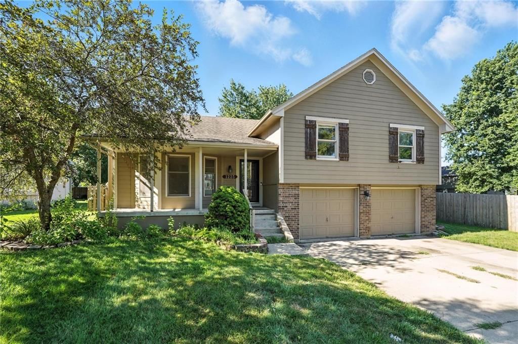 1225 NE KENWOOD Drive — photo 5