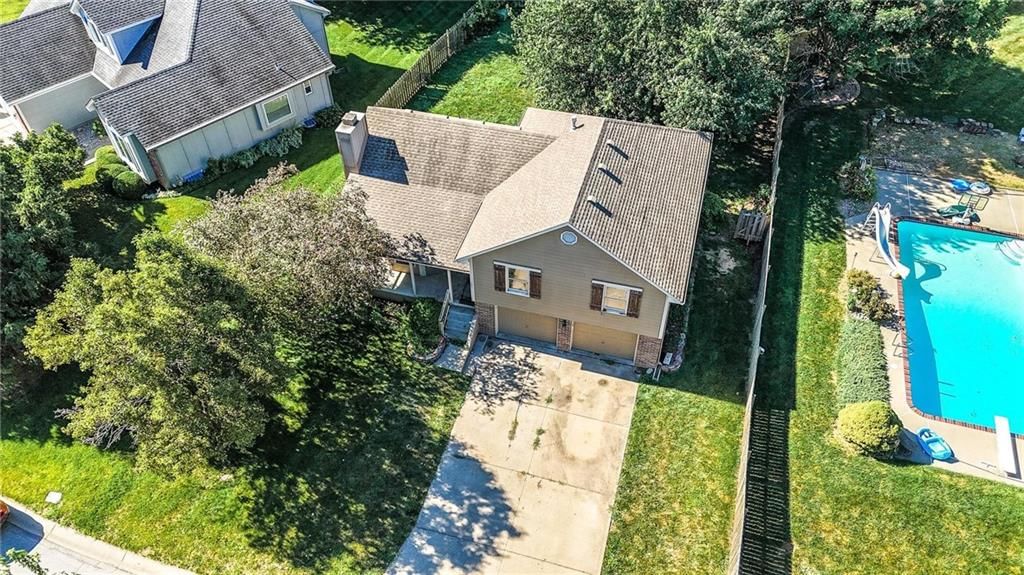 1225 NE KENWOOD Drive — photo 42