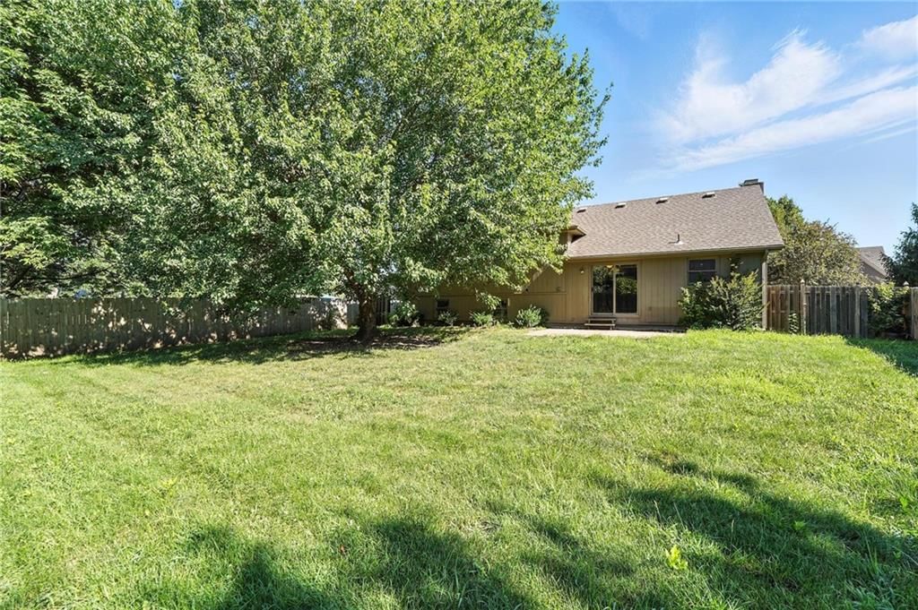 1225 NE KENWOOD Drive — photo 49