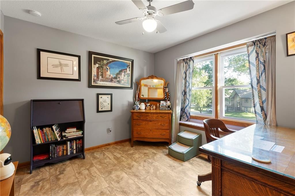 11021 N Grand Avenue — photo 25