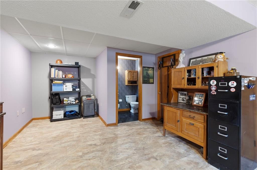 11021 N Grand Avenue — photo 26