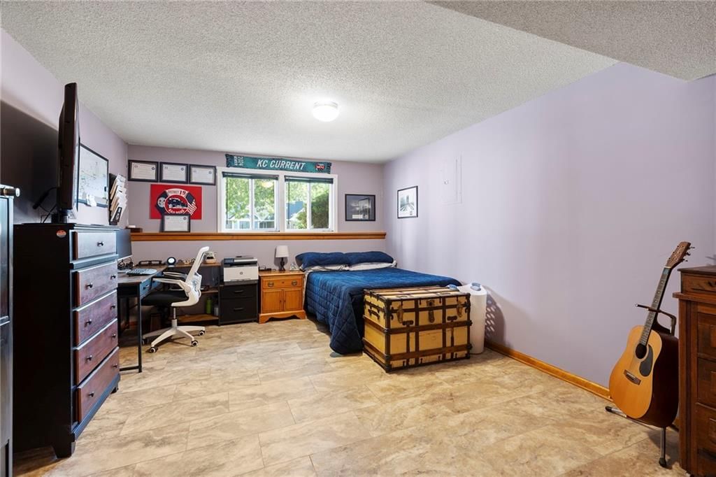 11021 N Grand Avenue — photo 28