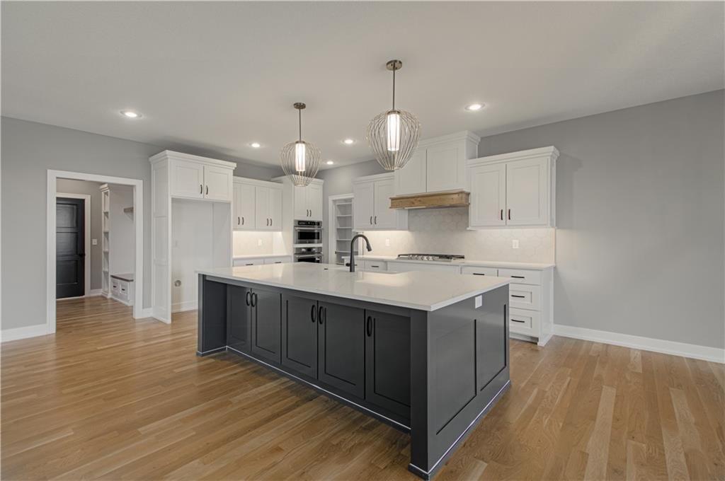 Photo 11 of 45 - 2318 Larkspur Lane