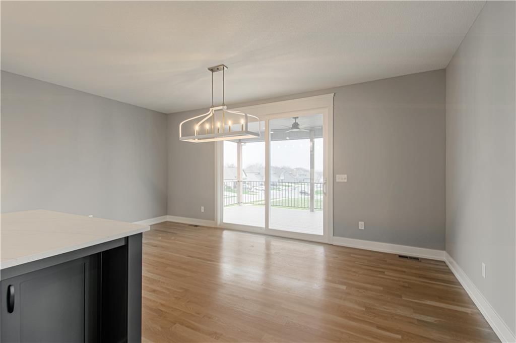 Photo 15 of 45 - 2318 Larkspur Lane