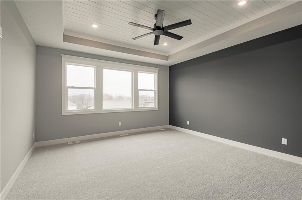 Photo 19 of 45 - 2318 Larkspur Lane