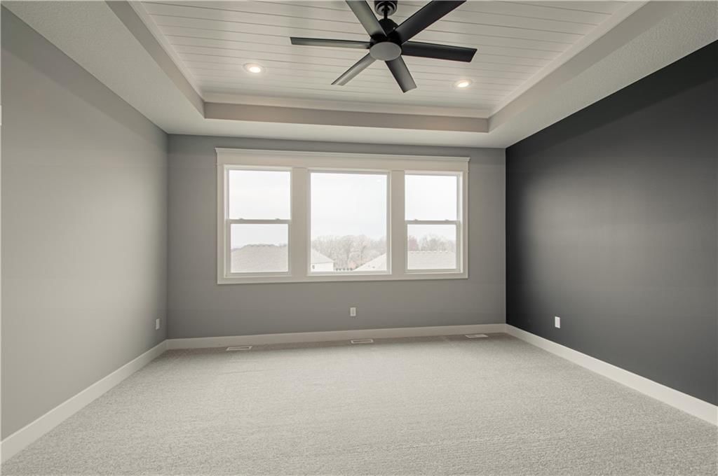 Photo 20 of 45 - 2318 Larkspur Lane