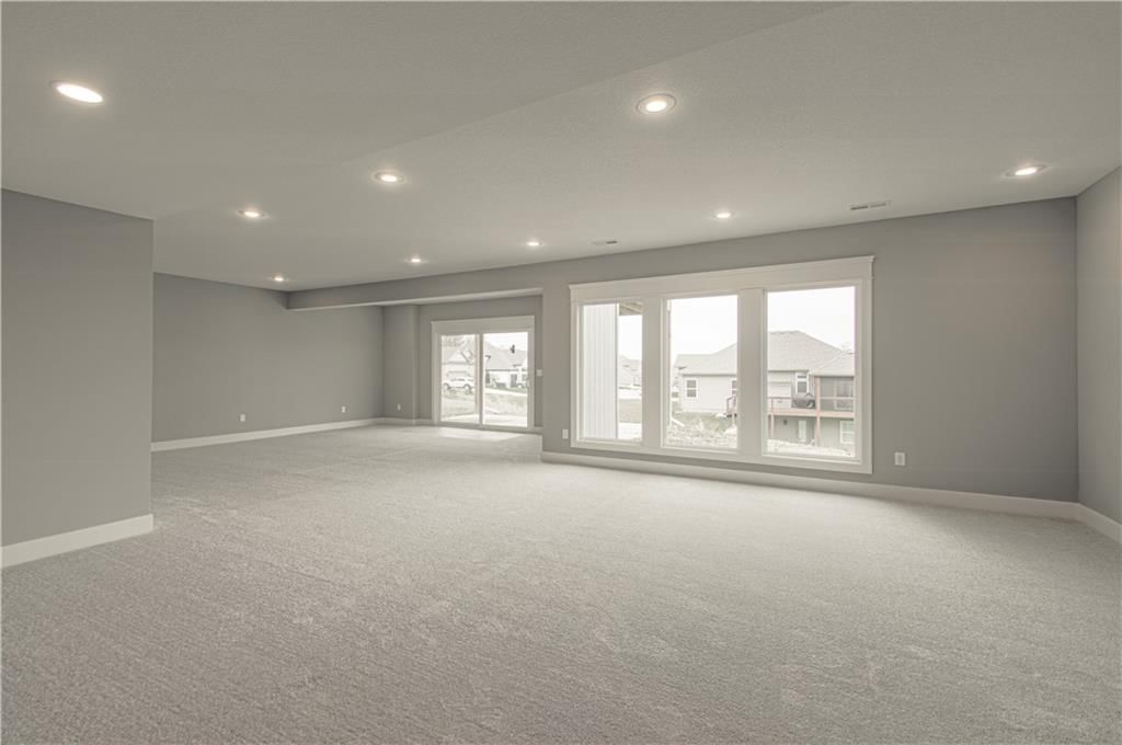 Photo 29 of 45 - 2318 Larkspur Lane